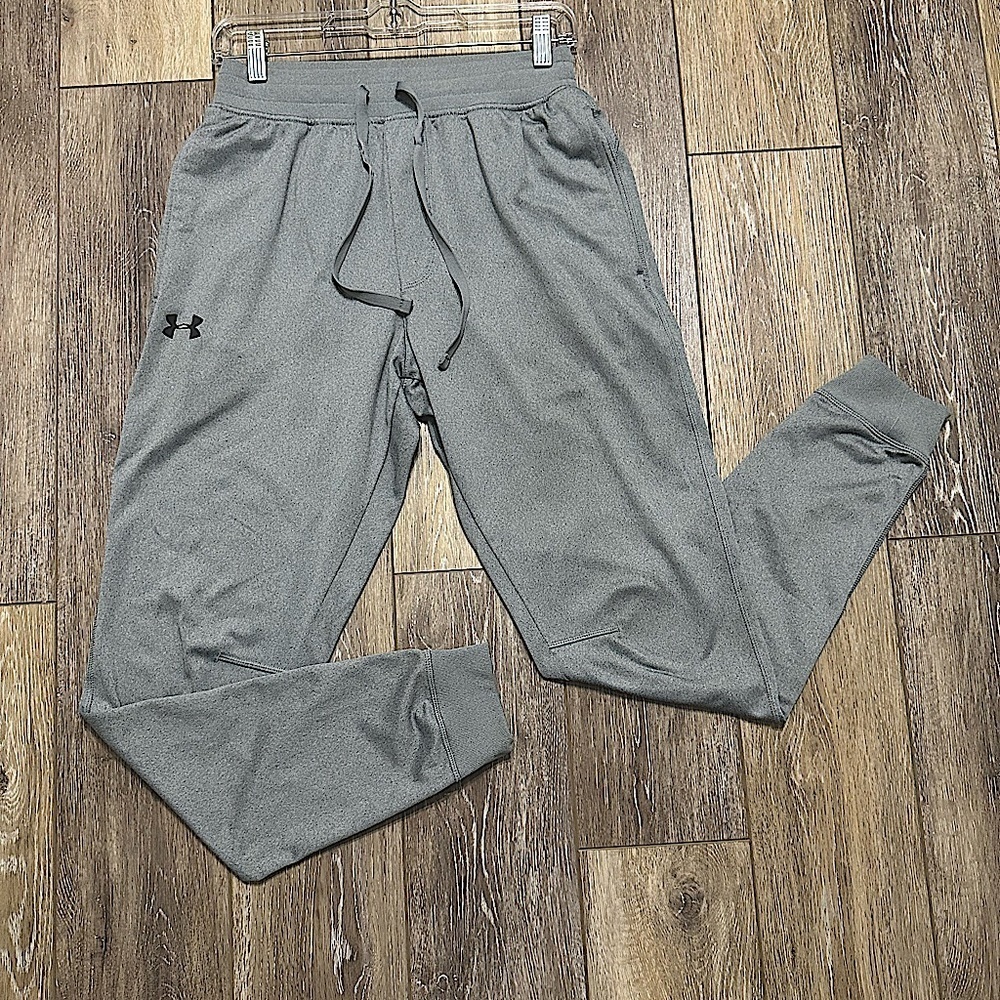 🛍️ Under Armour Loose fit Jogger new condition.